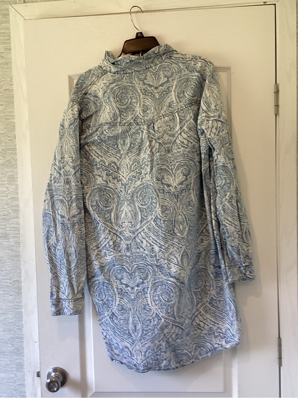 Westbound Blue Paisley Button-Down Shirt XL EUC - Picture 4 of 4